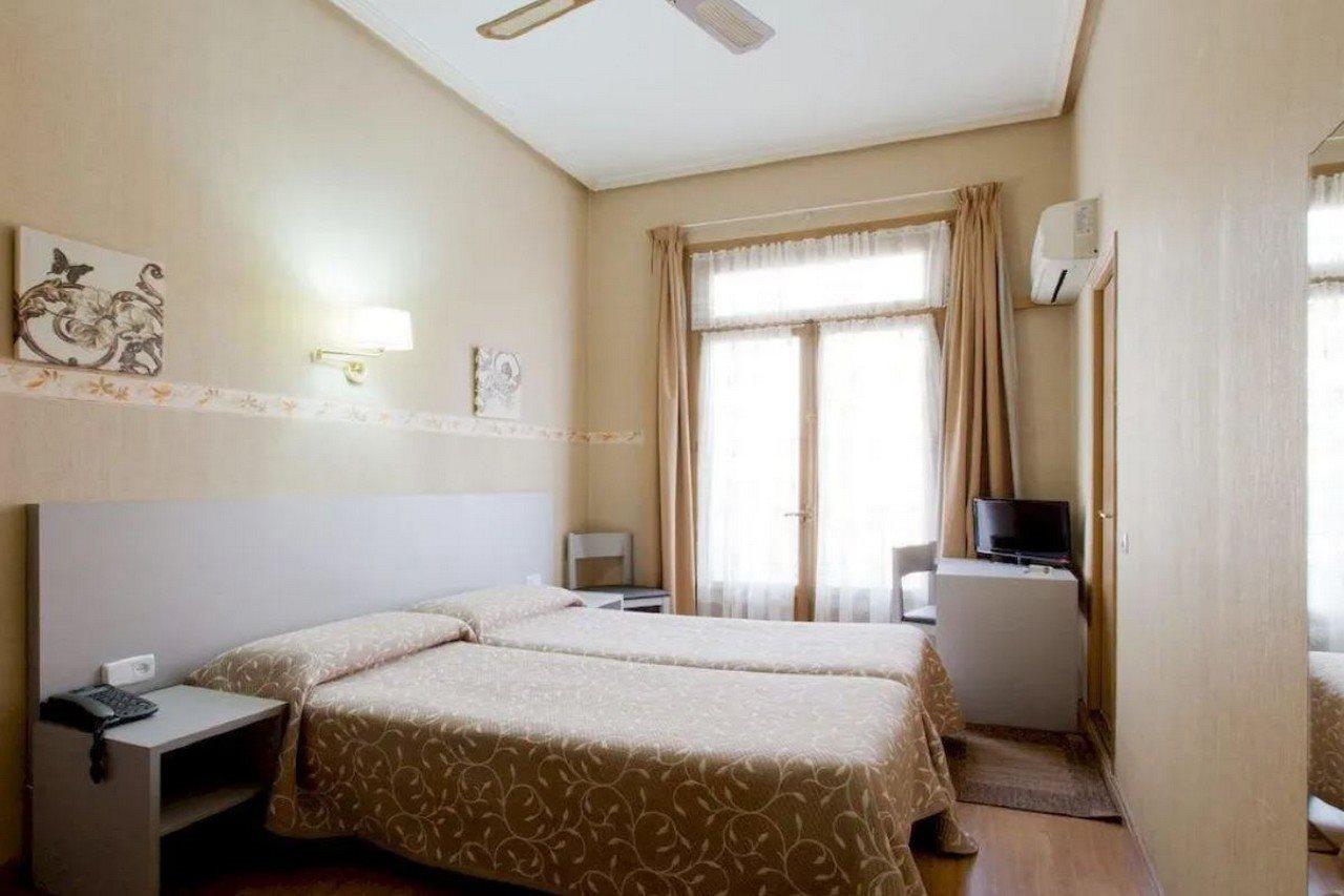 Hostal Andorra Мадрид Екстериор снимка