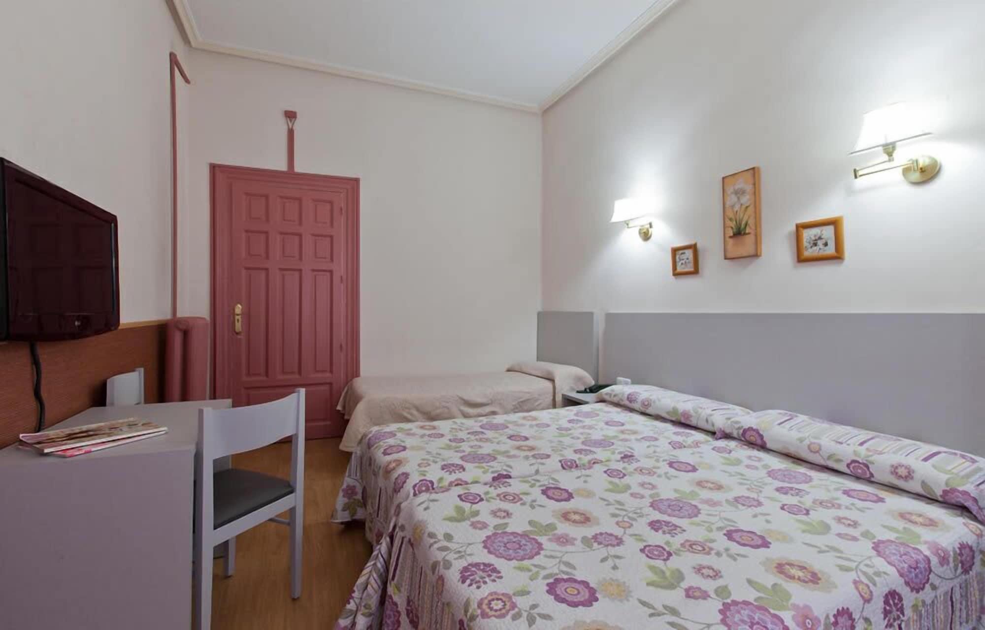 Hostal Andorra Мадрид Екстериор снимка