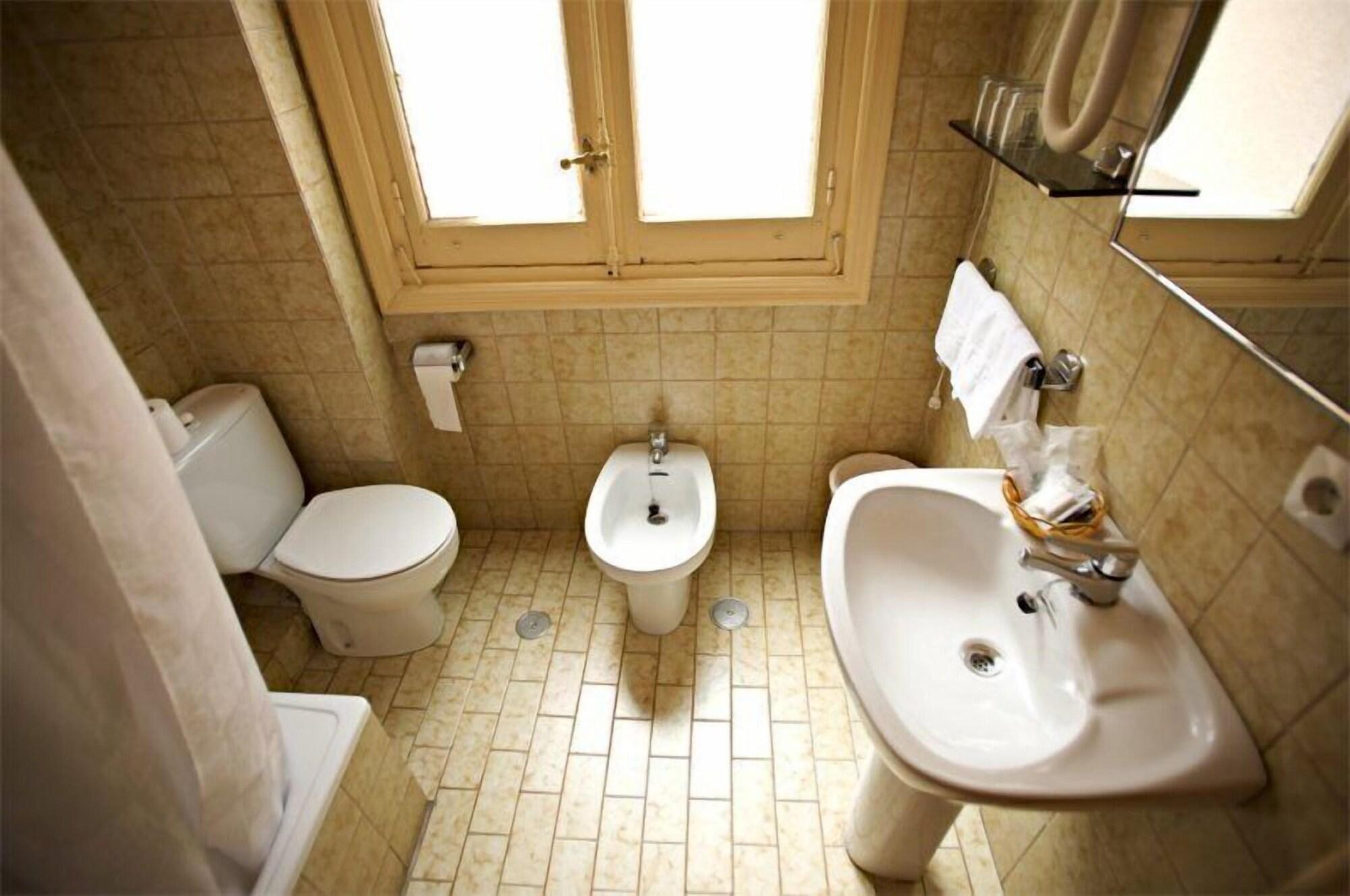 Hostal Andorra Мадрид Екстериор снимка