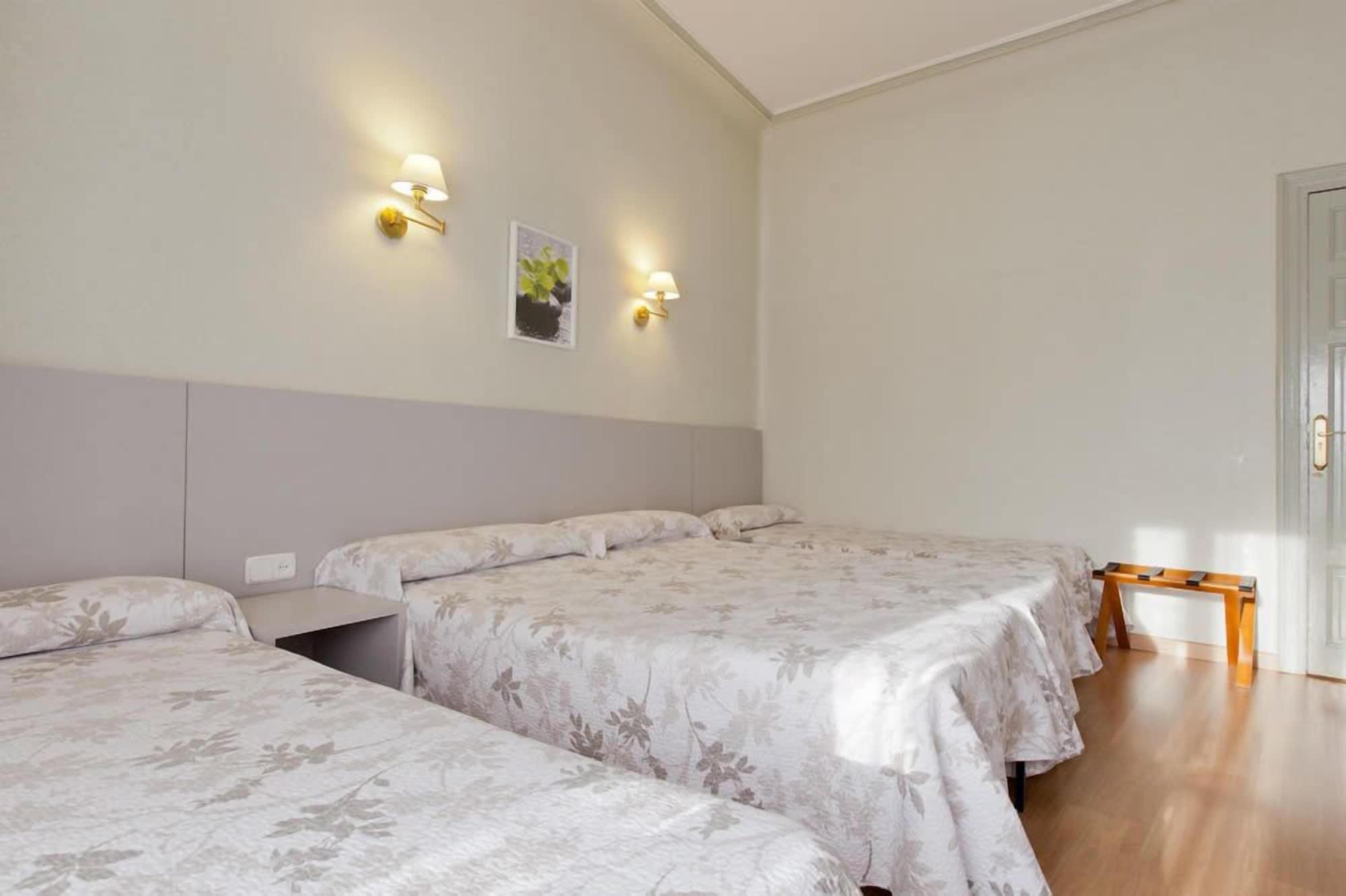 Hostal Andorra Мадрид Екстериор снимка