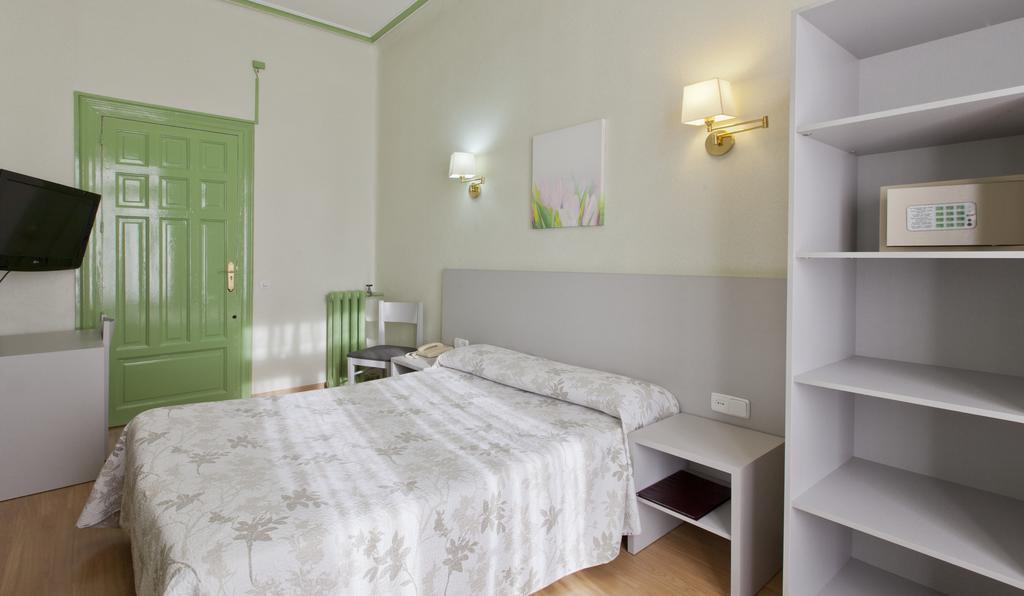 Hostal Andorra Мадрид Екстериор снимка