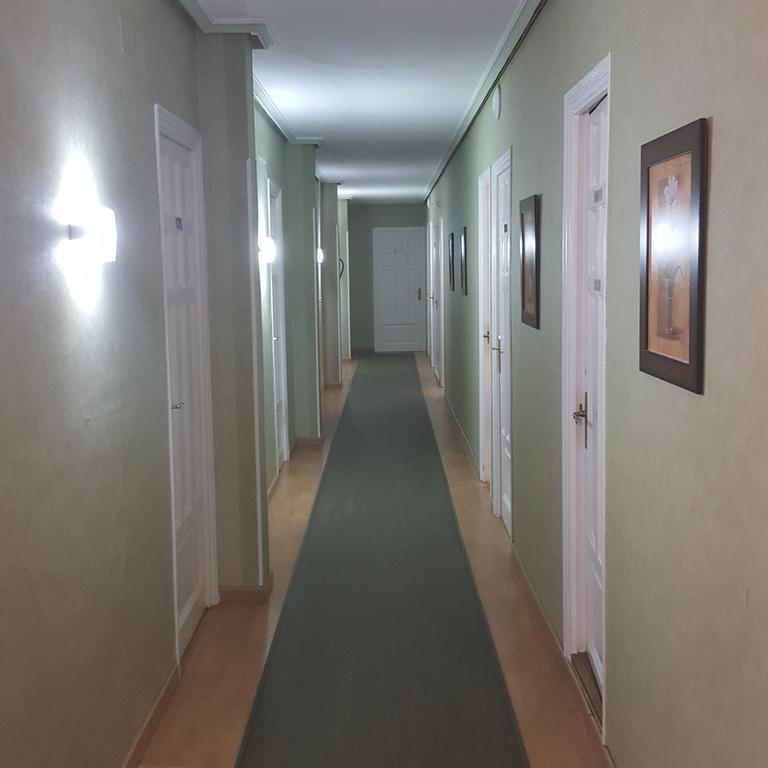 Hostal Andorra Мадрид Екстериор снимка