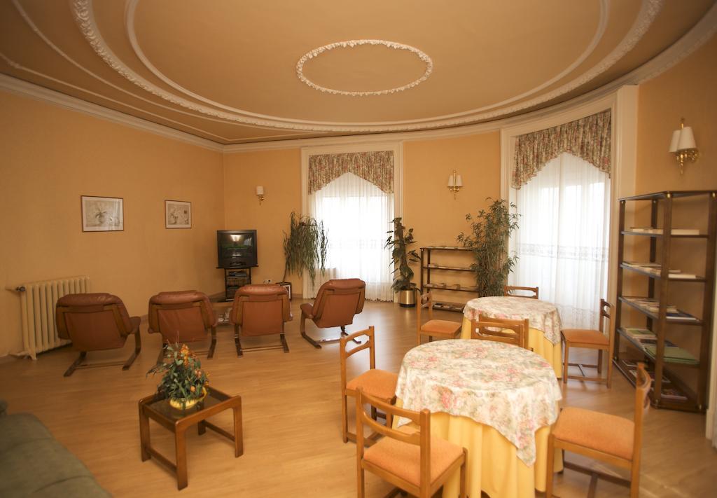 Hostal Andorra Мадрид Екстериор снимка
